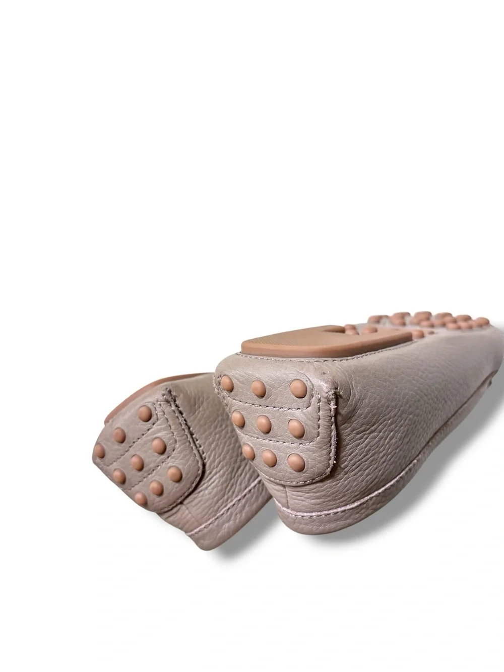 Tory Burch Everly Pebbled Leather Driving Loafers in French Grey Size 8